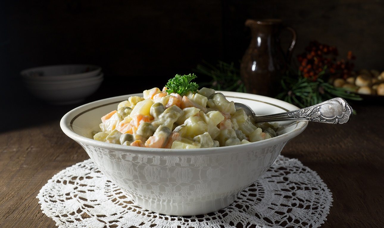 Ρωσική σαλάτα με άσπρα σπαράγγια