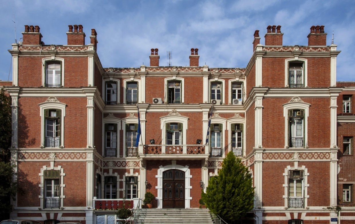 Οι «Λίγες και μία νύχτες» του Ζουργού