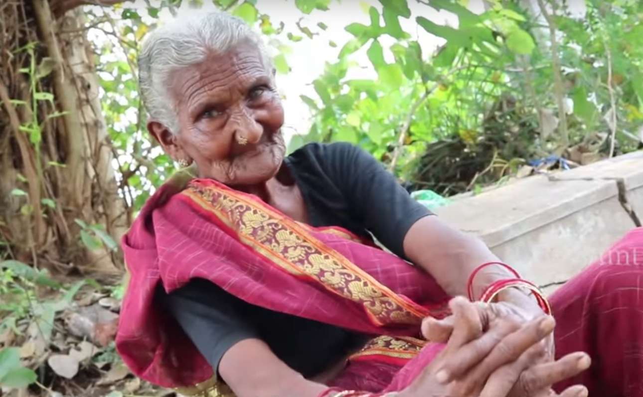 Η 106χρονη γιαγιά που έγινε «αστέρι» της μαγειρικής στο YouTube