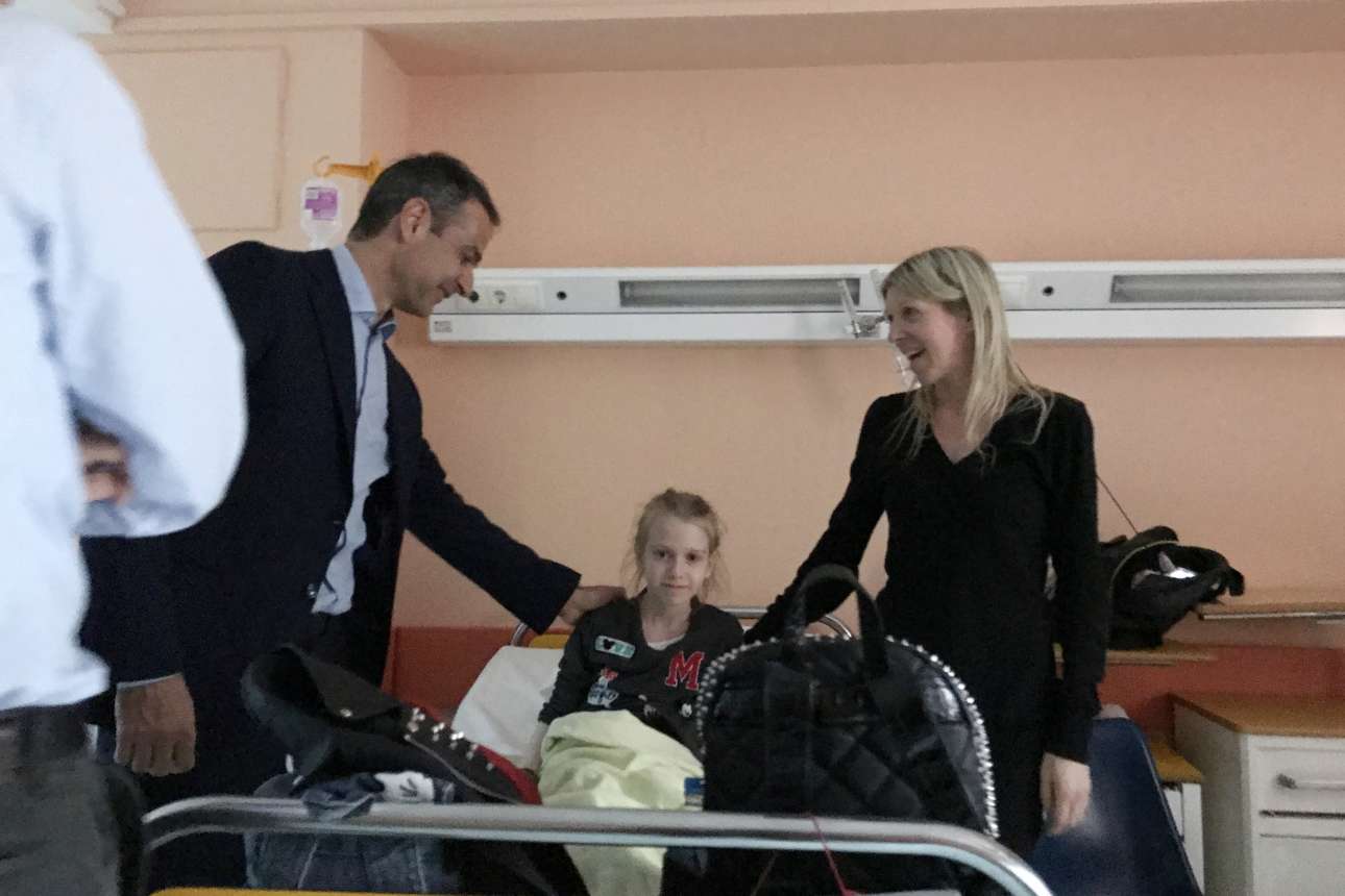 Αιφνιδιαστική επίσκεψη του Κυριάκου Μητσοτάκη στο νοσοκομείο Παίδων