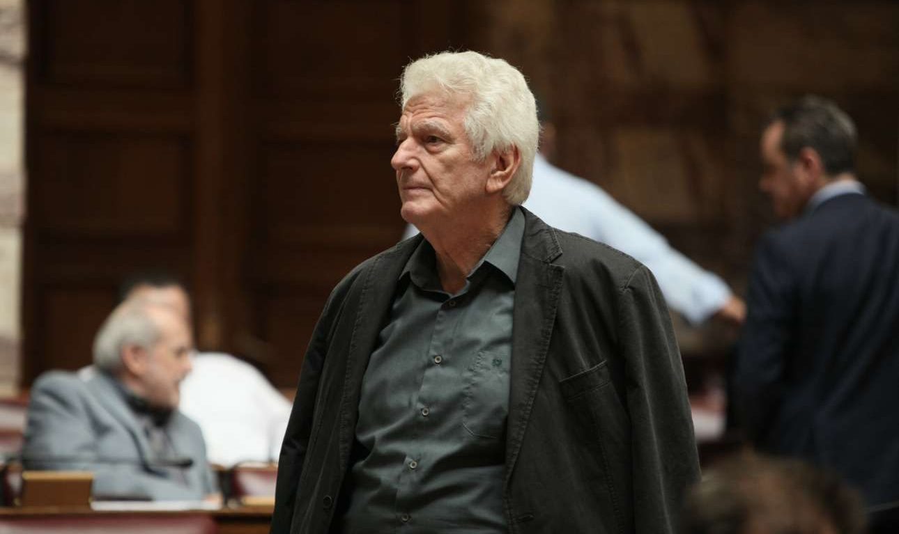 Ε, όχι κι έτσι Τριαντάφυλλε!