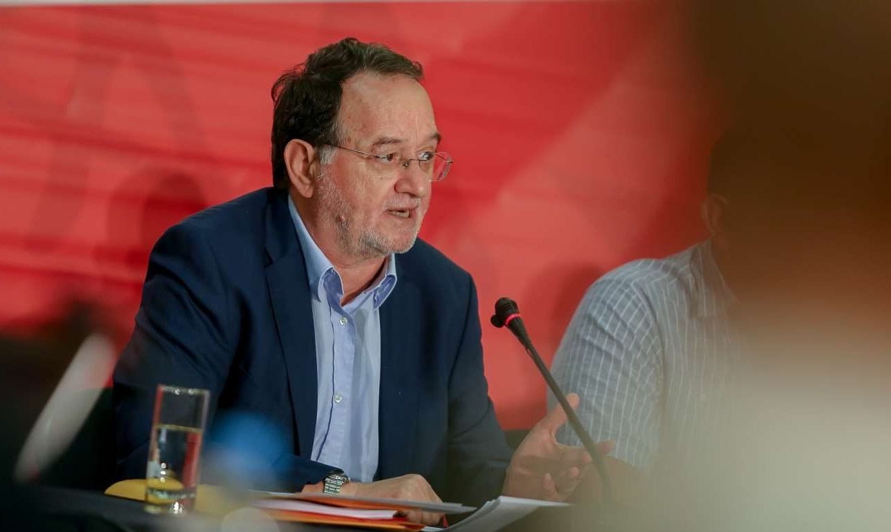 Λαφαζάνης για δραχμή, «προδοσία» Τσίπρα και «ξεφτίλα» των 53+