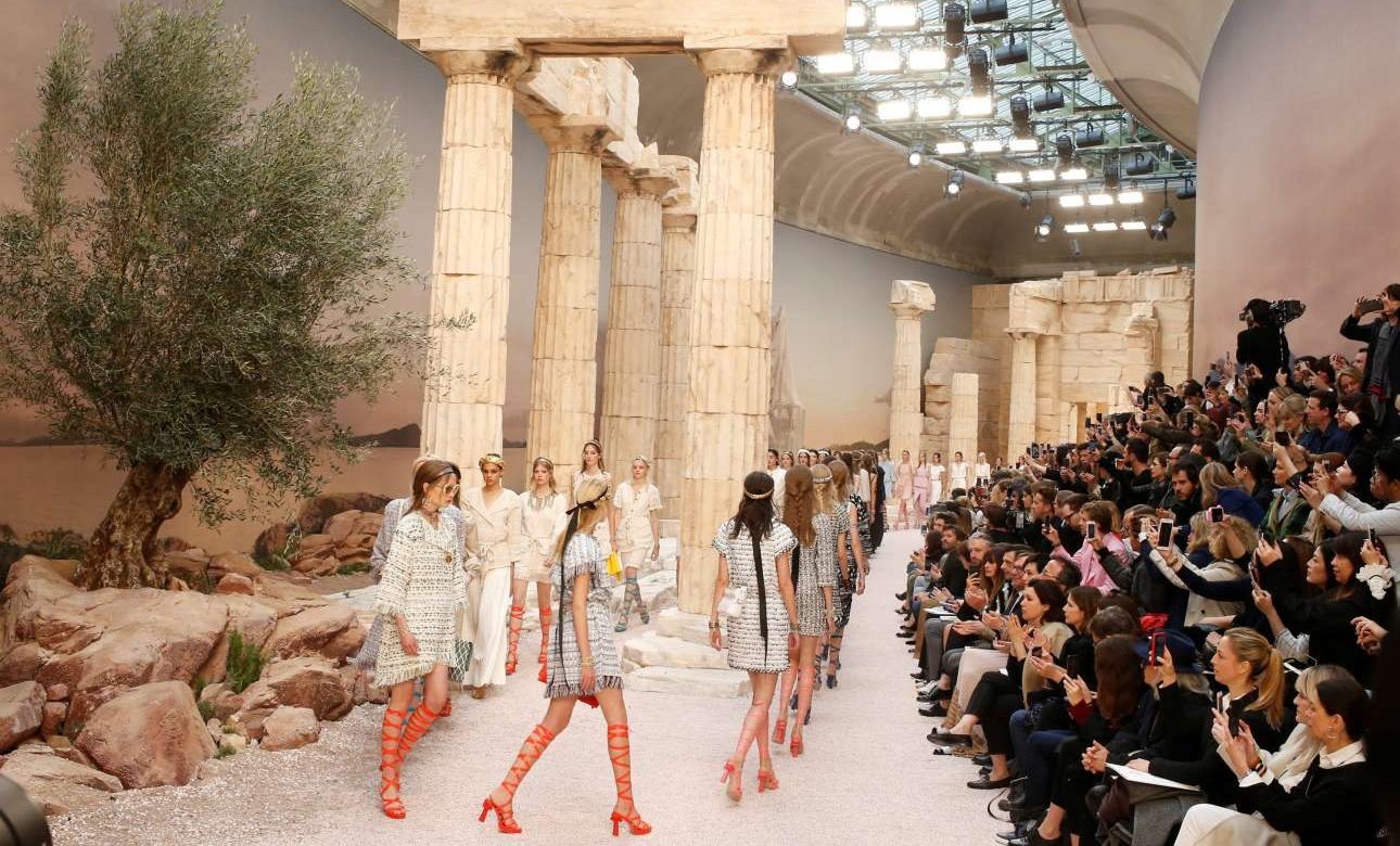 Ο Λάγκερφελντ «μετέφερε» την αρχαία Ελλάδα στο Παρίσι