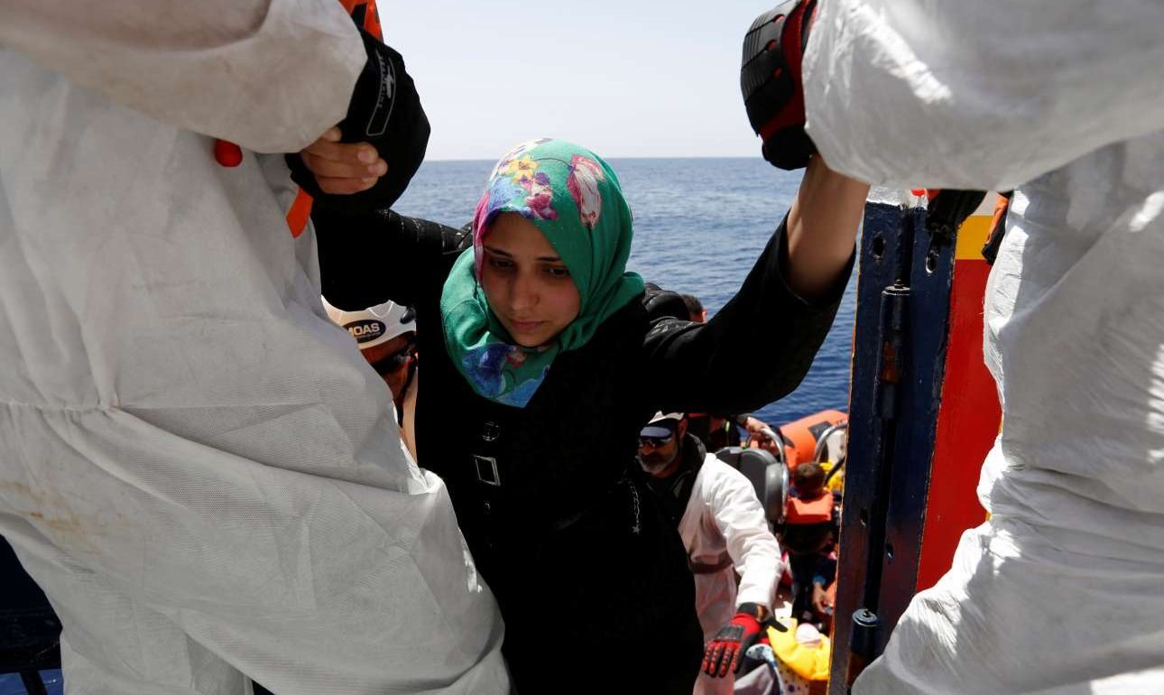 Η ΕΕ «εξετάζει κυρώσεις» για τα μέλη της που δεν δέχτηκαν πρόσφυγες