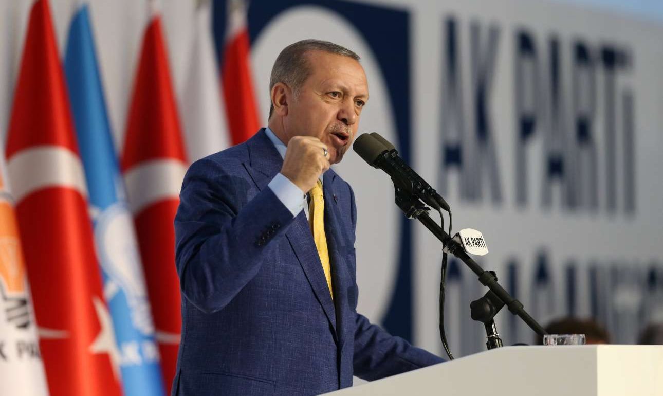 Απόλυτος κυρίαρχος και στο κόμμα ο Ταγίπ Ερντογάν