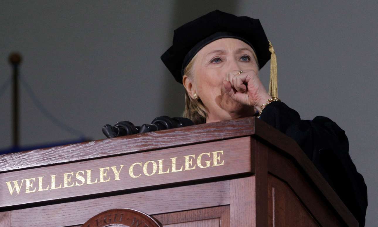 Η Χίλαρι Κλίντον ξεπέρασε την ήττα με… σαρντονέ