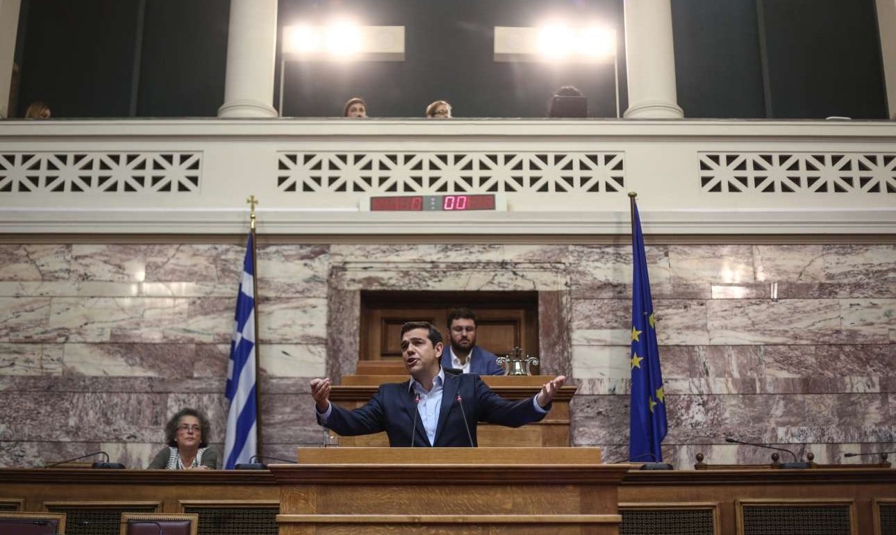 Ο Τσίπρας έκανε «μασάζ» στους βουλευτές του με… σεξουαλικά υπονοούμενα