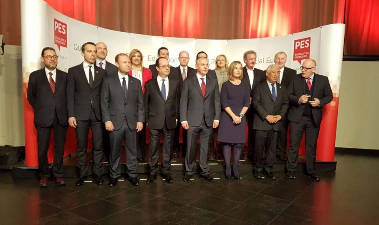 Οι Σοσιαλιστές βλέπουν τα τρένα να περνούν…