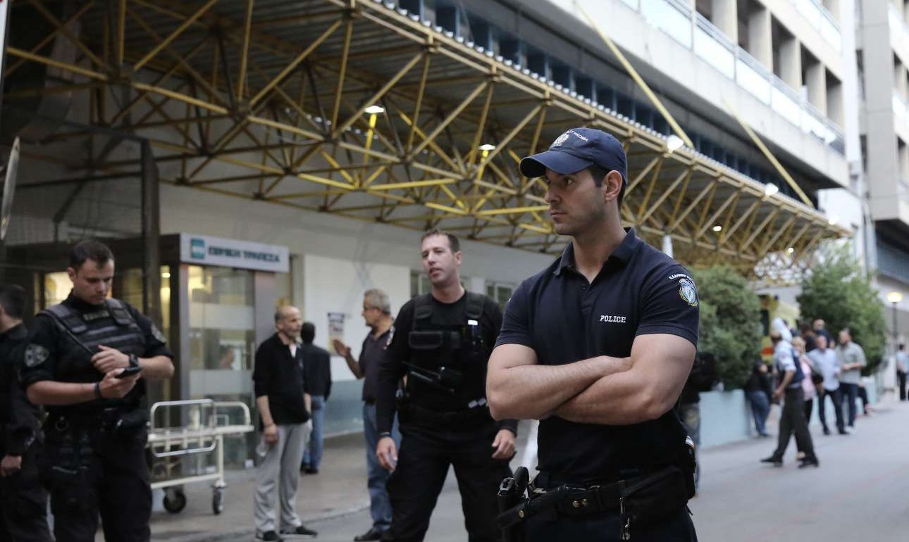 ΠΟΕΔΗΝ: «Οι εύσωμοι συνοδοί Μιχαλολιάκου προκάλεσαν την αναστάτωση στον Ευαγγελισμό»