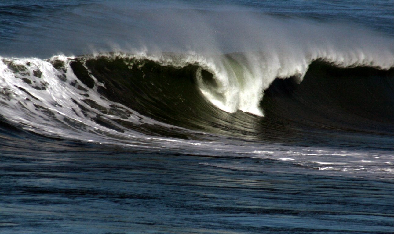 Braking_wave_in_pacifica_Brocken Inaglory _wikipedia_1290