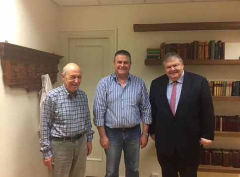 Ιδιωτική συνάντηση Σημίτη – Βενιζέλου