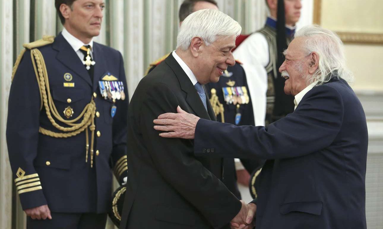 Συγχαρητήρια Παυλόπουλου στον Γλέζο, αντιδράσεις Παπαδημούλη για τη Ζωή