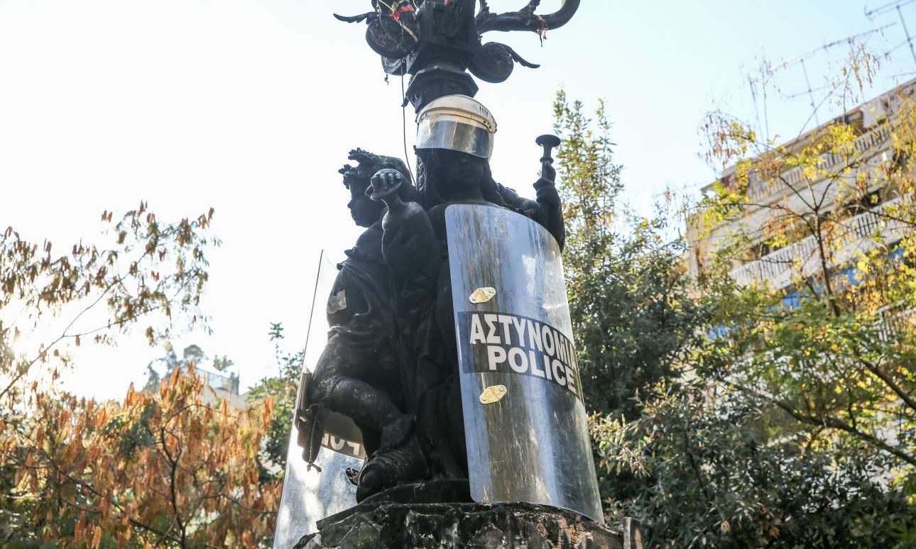 To κακόγουστο ανέκδοτο με τα Εξάρχεια