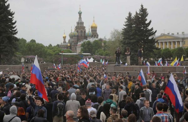 2017-06-12T121812Z_1644143511_RC1F71AED210_RTRMADP_3_RUSSIA-OPPOSITION-PROTESTS