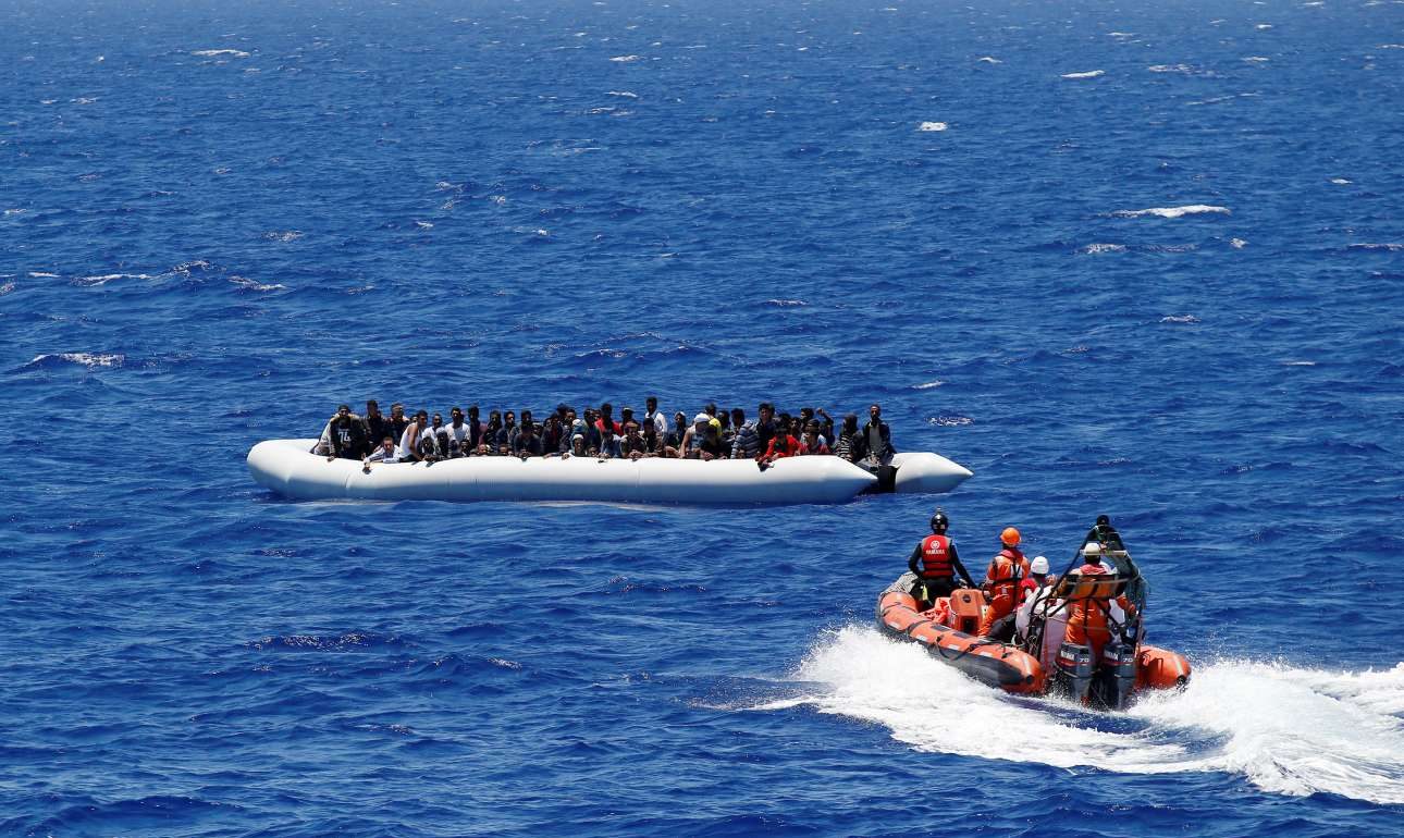 Η Ιταλία πνίγεται από πρόσφυγες – σκληραίνει τη στάση της