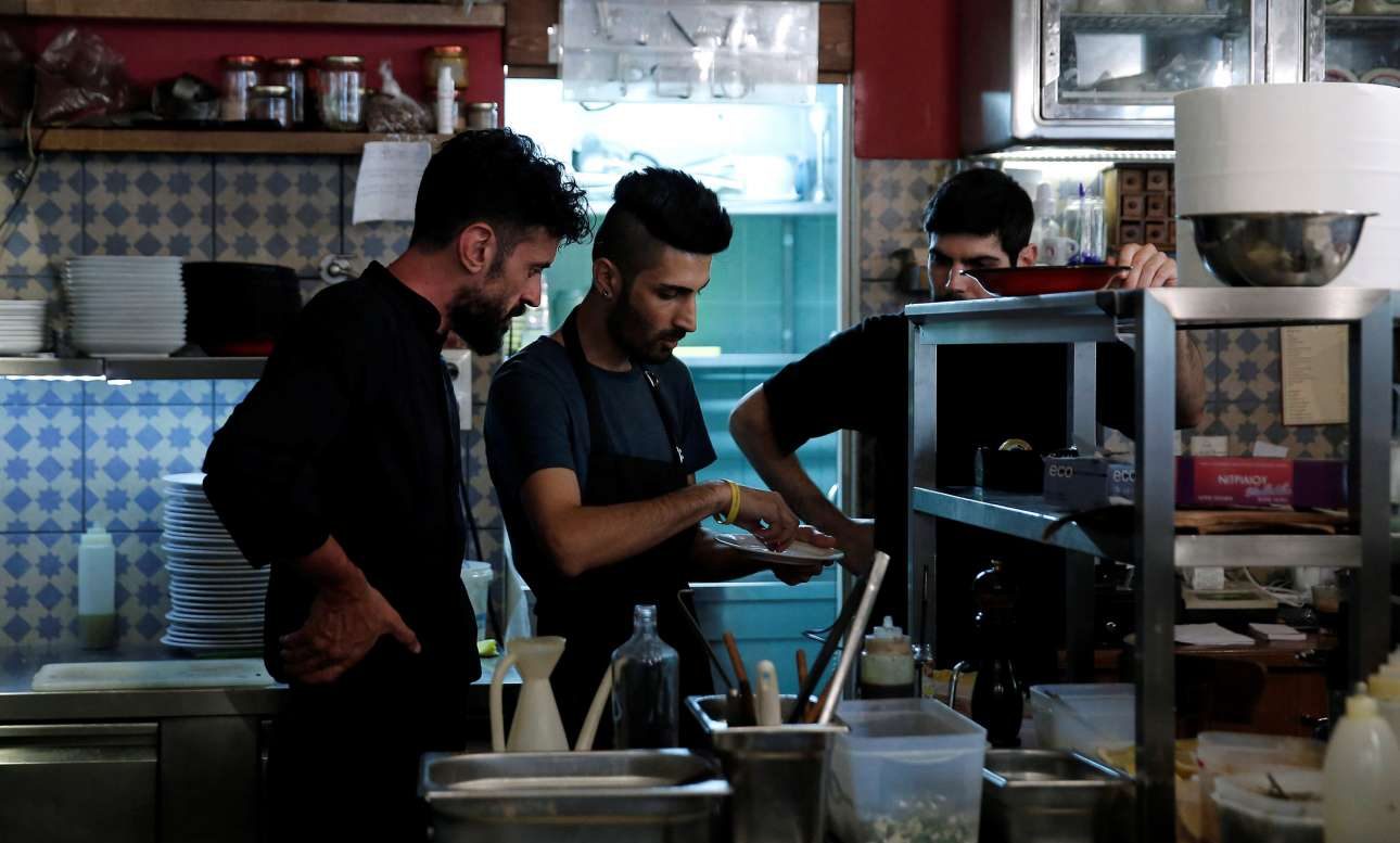 Οι πρόσφυγες μαγειρεύουν για μας στην Αθήνα