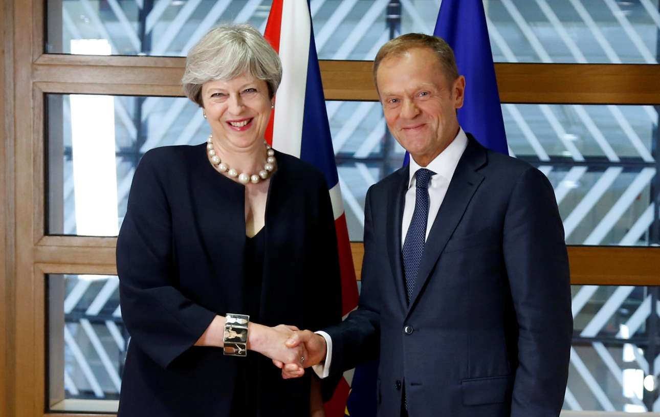 Δέσμευση Μέι: Τρία εκατ. Ευρωπαίοι θα παραμείνουν στη Βρετανία μετά το Brexit