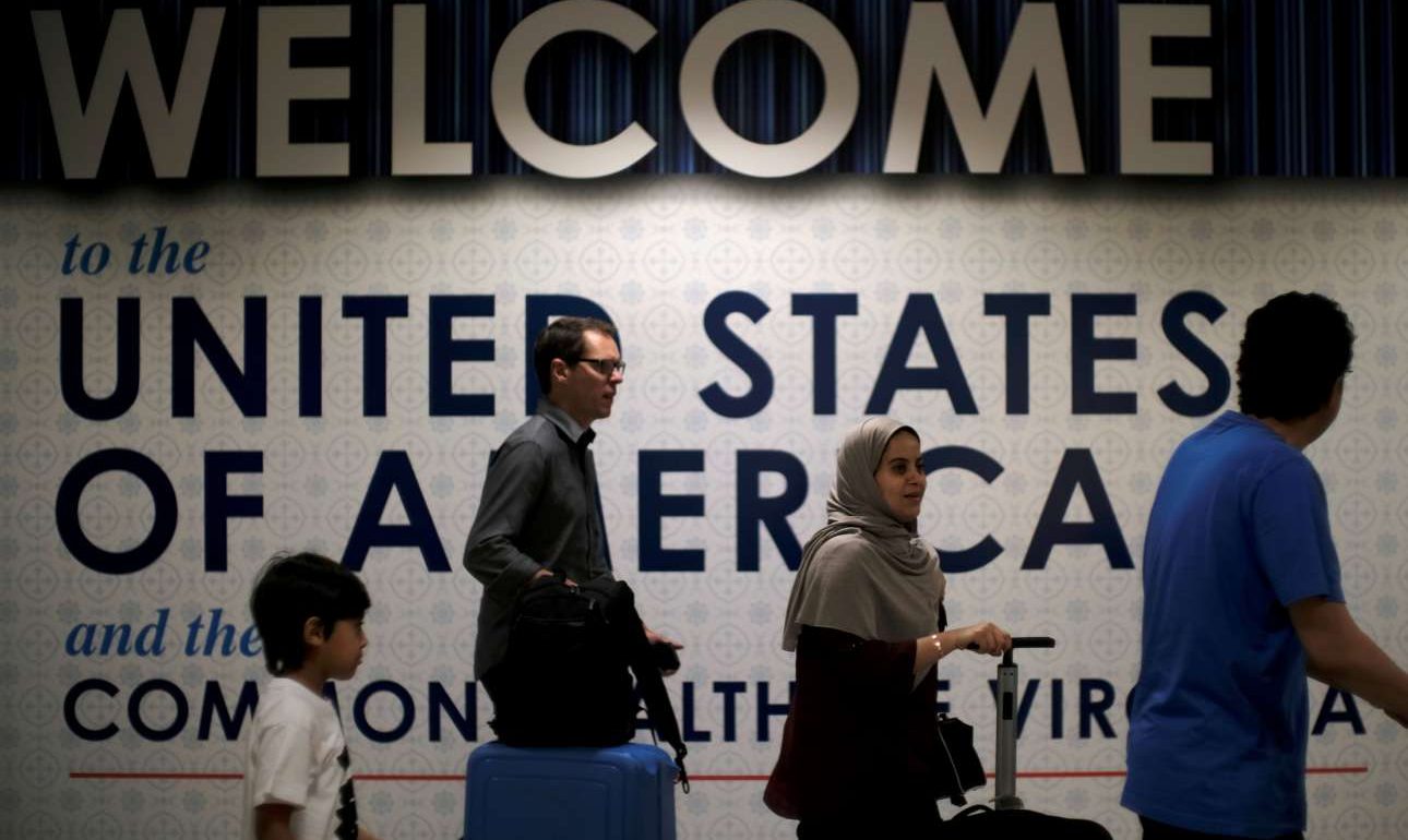 Δικαιώνει τον Τραμπ το Ανώτατο Δικαστήριο για το αντιμεταναστευτικό