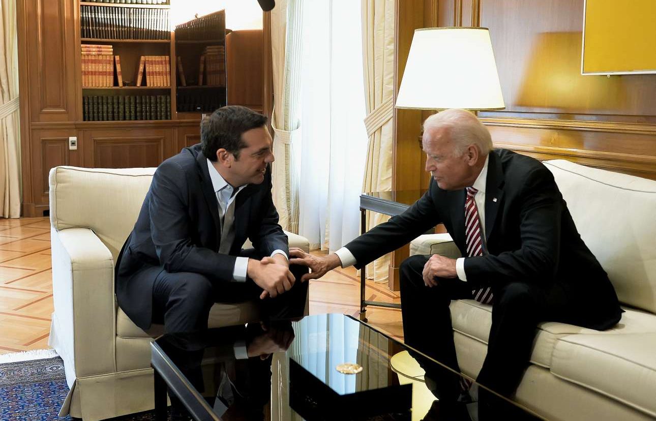 Τα ραντεβού του Τζο Μπάιντεν στην Αθήνα και μια… γραβάτα