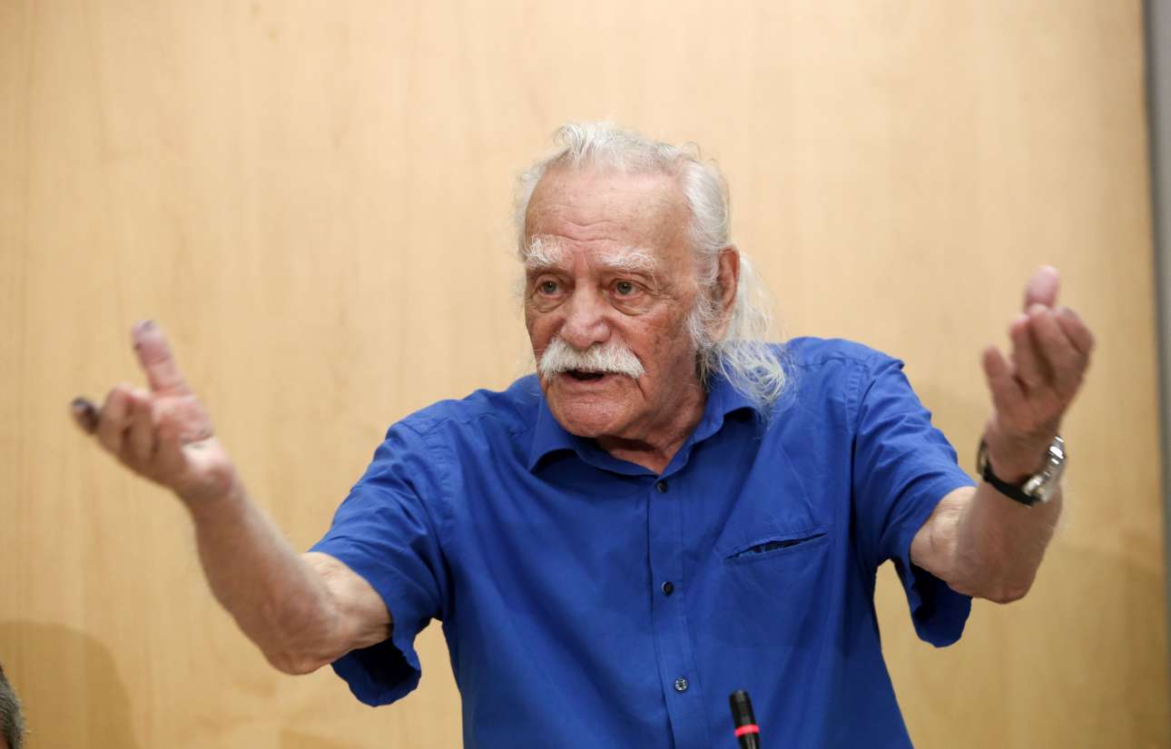 Ο Γλέζος και η λεβεντιά της μνήμης