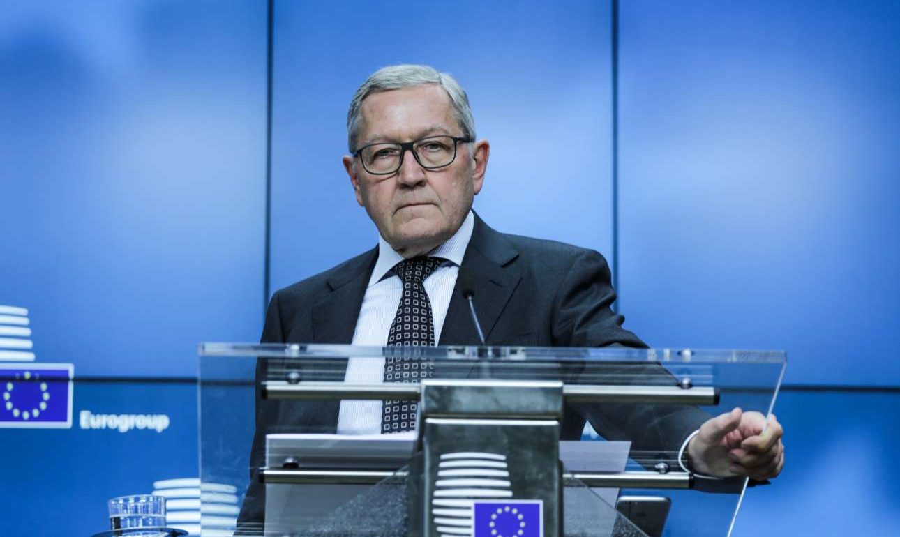 Ρέγκλινγκ: «Χωρίς τα λάθη του 2015, η Ελλάδα θα είχε σταθεί στα πόδια της»