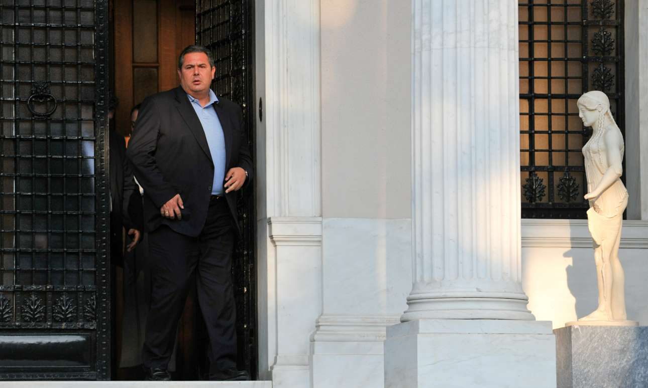 Οταν το Μαξίμου καλύπτει άτσαλα τον Καμμένο