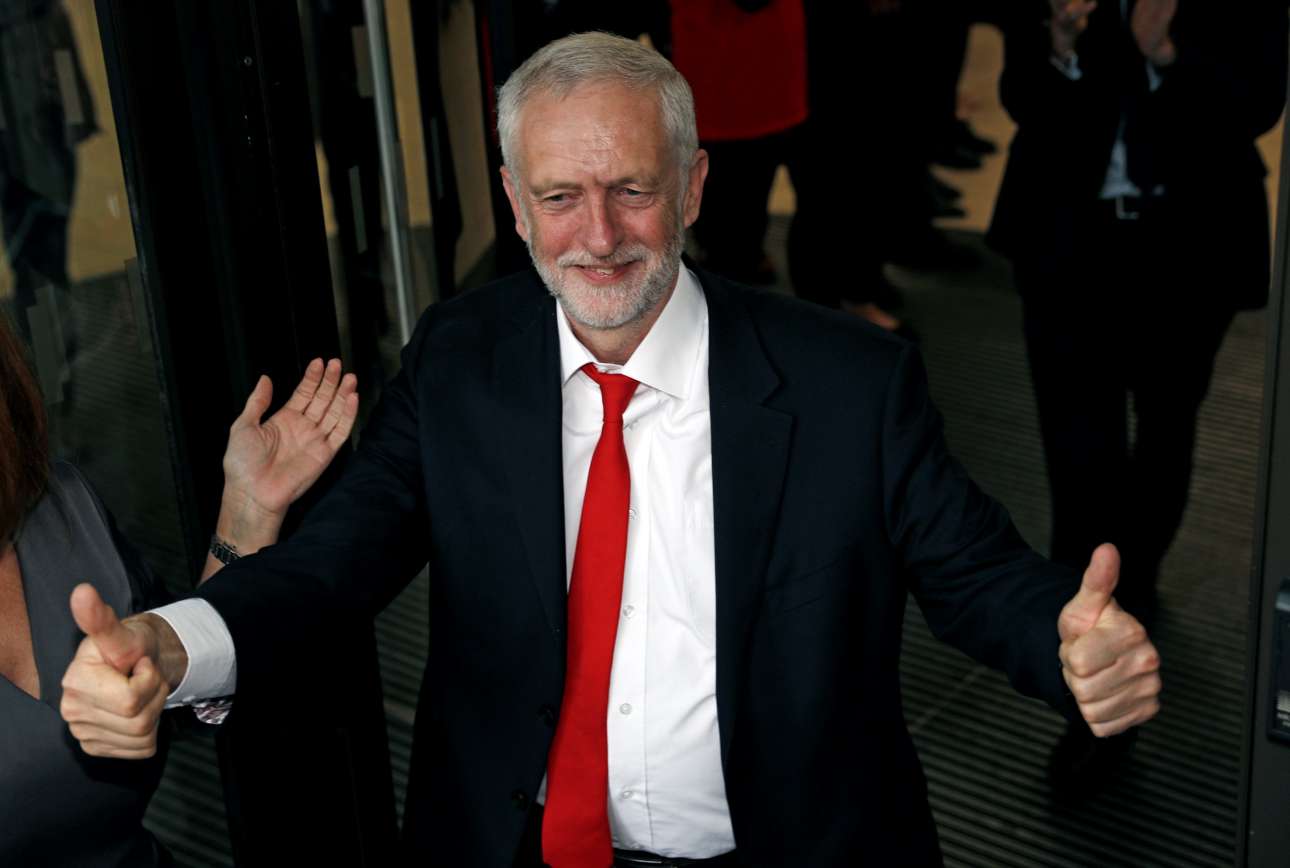 Πώς ο επίμονος Κόρμπιν ταπείνωσε την υπεροπτική Μέι