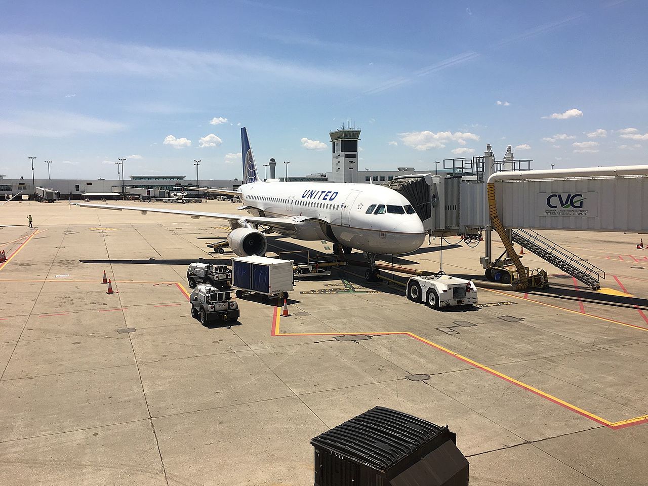 United_A319_at_Concourse_A