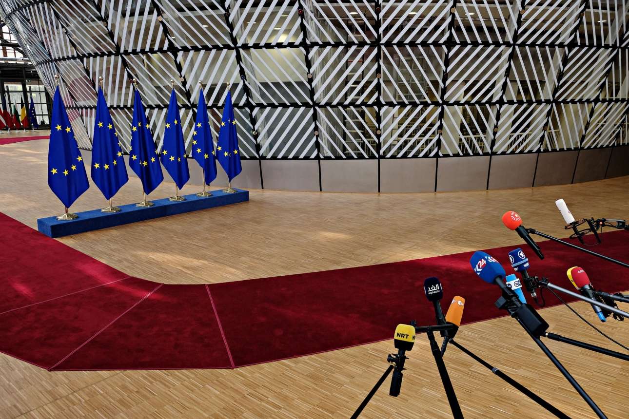 H επέκταση κυρώσεων κατά της Ρωσίας από την Ευρωπαϊκή Ενωση, η άμυνα και οι Beatles