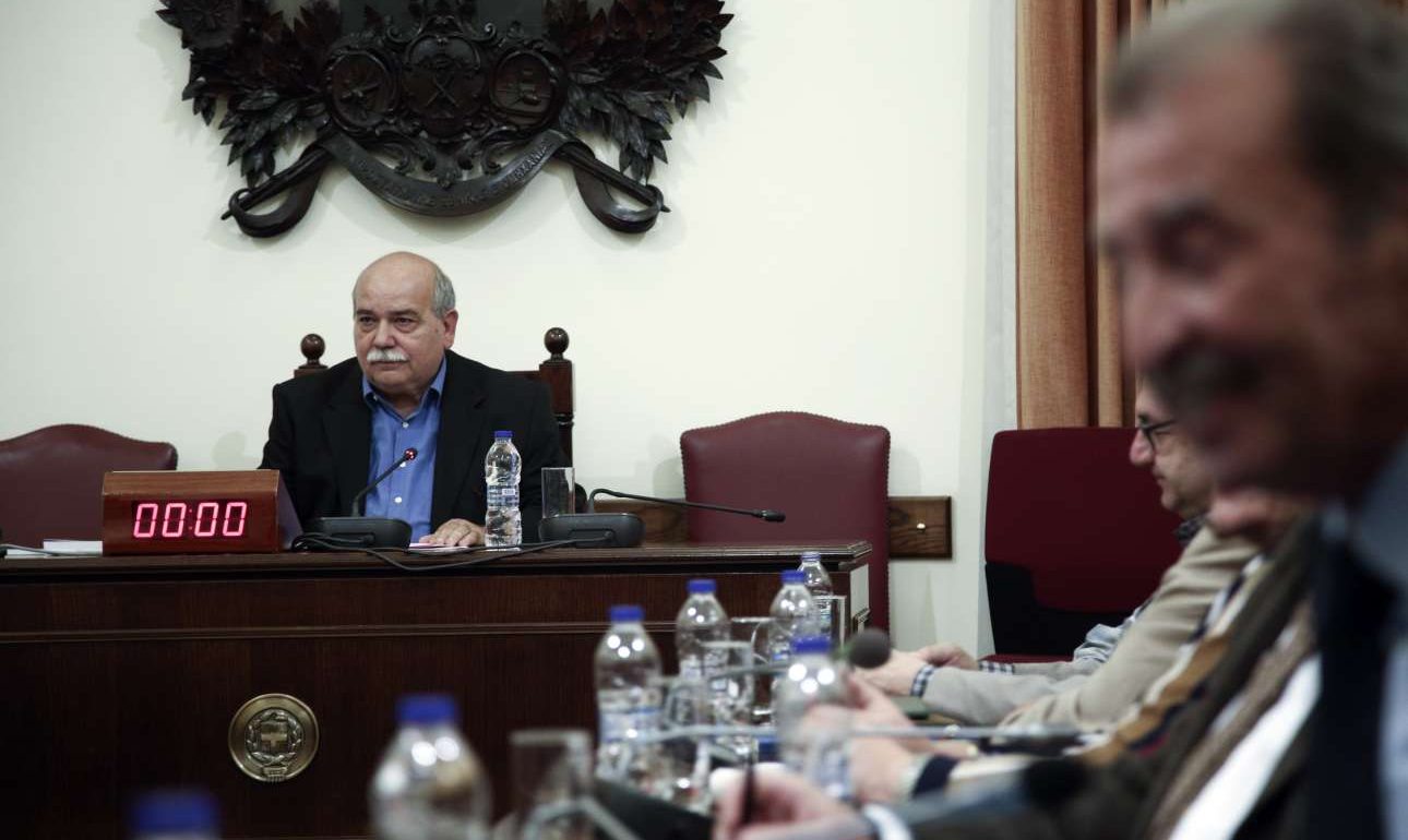 «Θερμό επεισόδιο» Βούτση – αντιπολίτευσης για την fast track ψήφιση των εκκρεμοτήτων