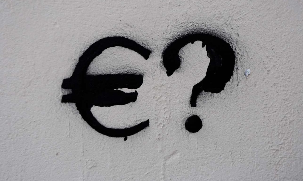 Spiegel: «Διπλή αυταπάτη και οργανωμένη ανευθυνότητα Αθήνας – δανειστών»