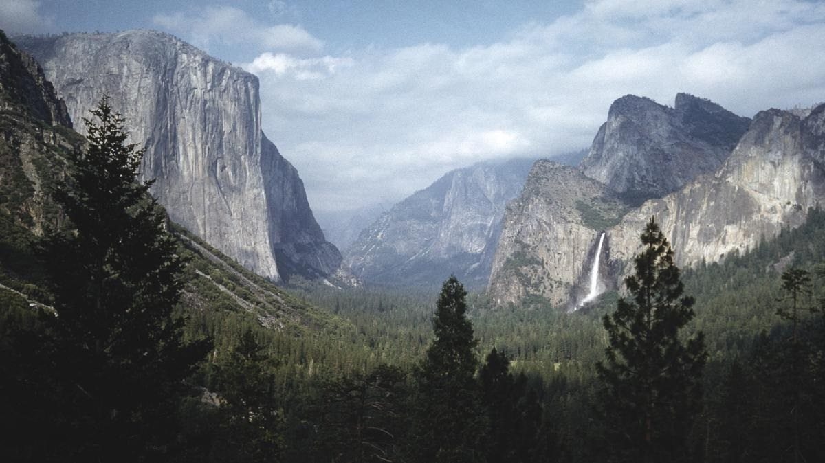 Ο Aλεξ Χόνολντ ανέβηκε (ξανά) στο Ελ Καπιτάν χωρίς σχοινιά
