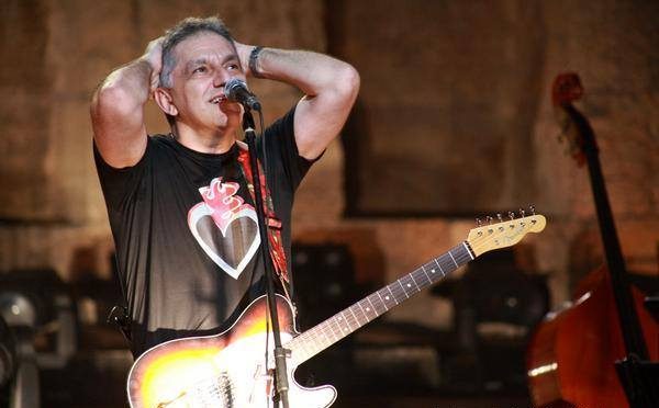 Αφιερωμένο από τον Πορτοκάλογλου στους Ελληνες του εξωτερικού