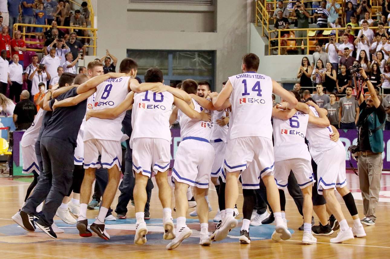 Ο Ομιλος ΕΛΠΕ και η ΕΚΟ συγχαίρουν την Εθνική Νέων Ανδρών