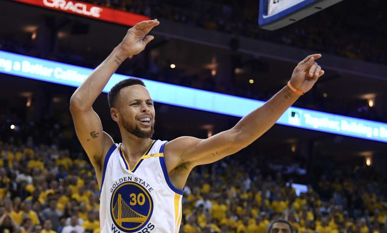 Στεφ Κάρι: 201 εκατ. δολάρια για τον σόουμαν του μπάσκετ