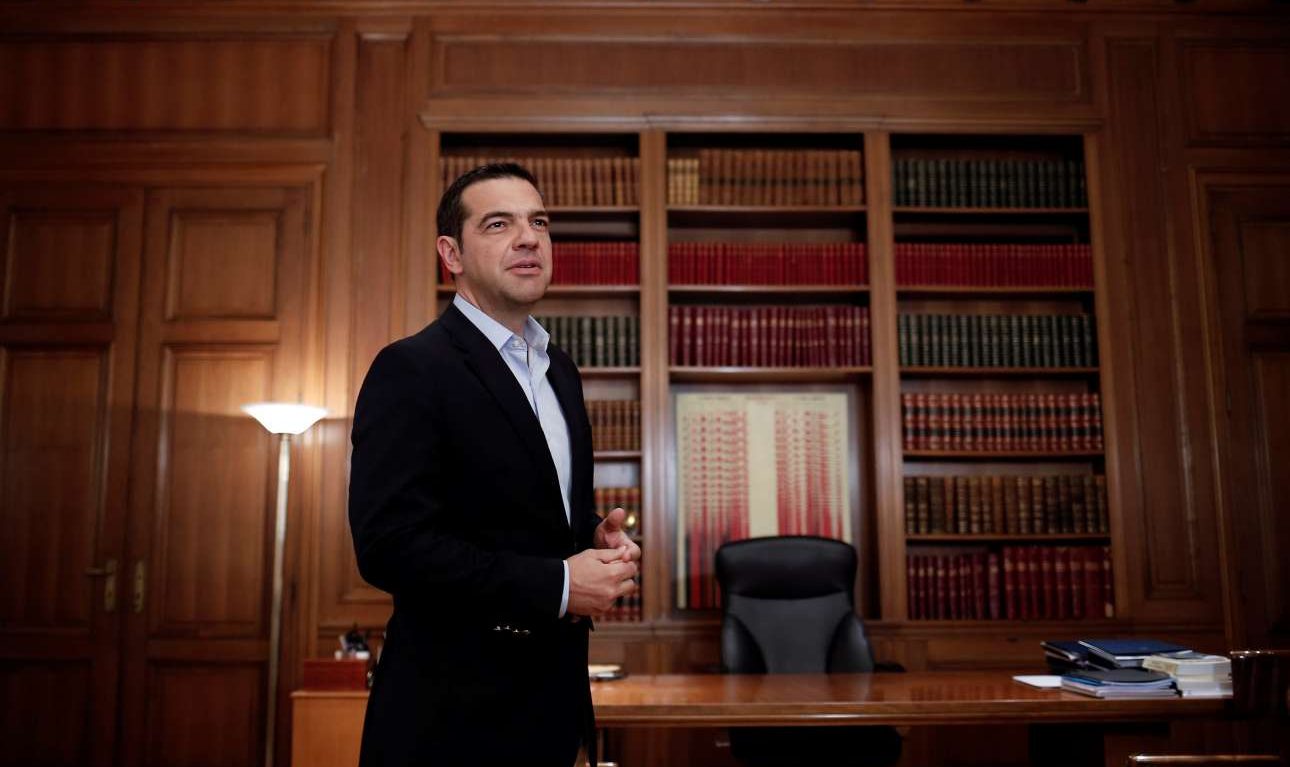 Το νέο αφήγημα: «με το σπαθί μας»