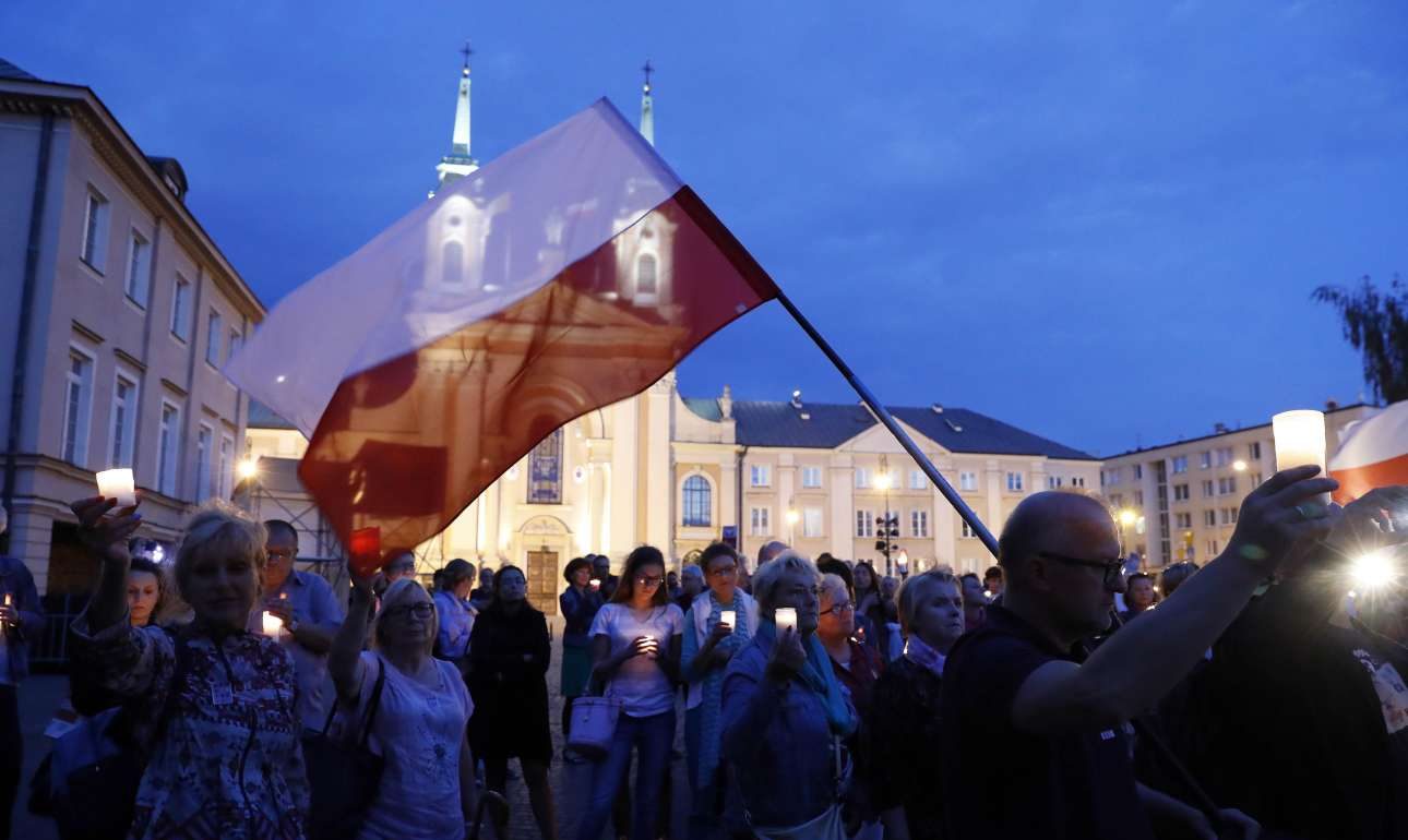 Στο Ευρωδικαστήριο μεταφέρει τη διαμάχη με την Πολωνία η ΕΕ