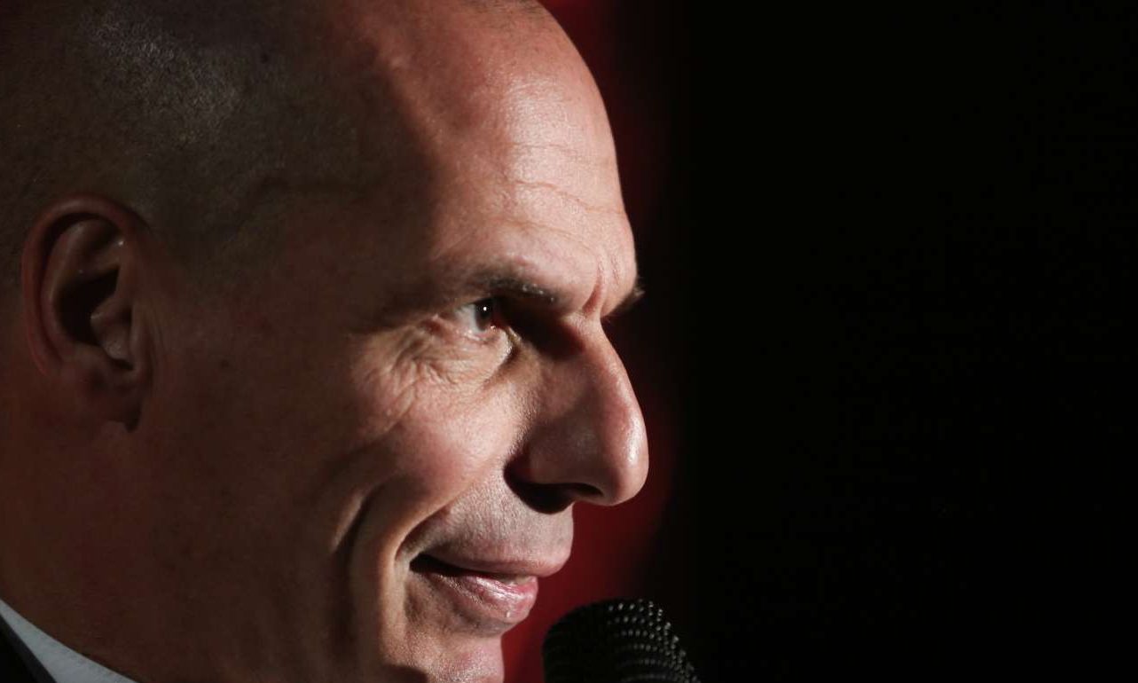 Αλέξη εσύ; Ο Βαρουφάκης σηκώνει το γάντι και απαντά μέσω Guardian