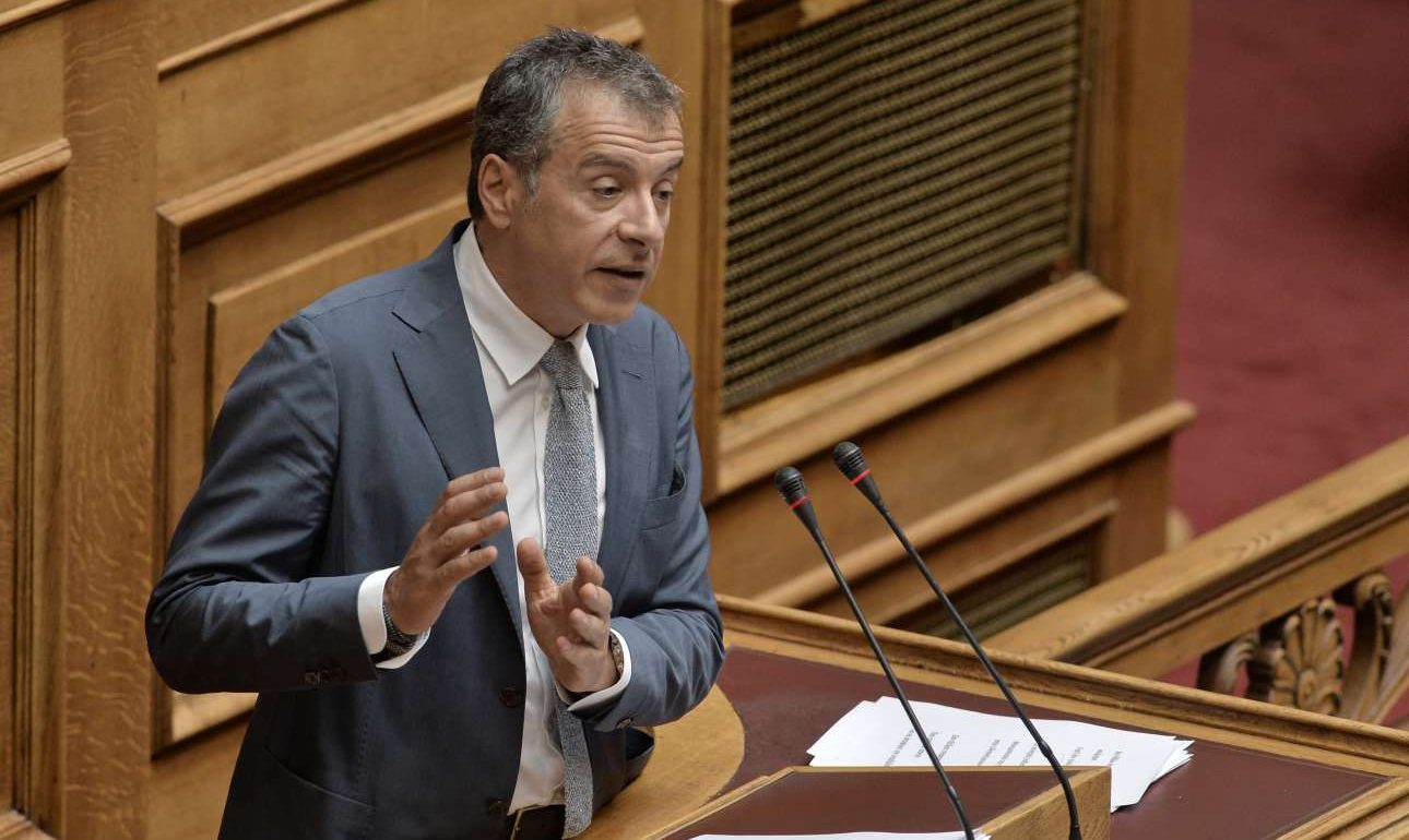 Θεοδωράκης για ΣΥΡΙΖΑ: «Οταν συνεταιρίζεσαι με ακροδεξιούς εθνικιστές, τελικά τους μοιάζεις»