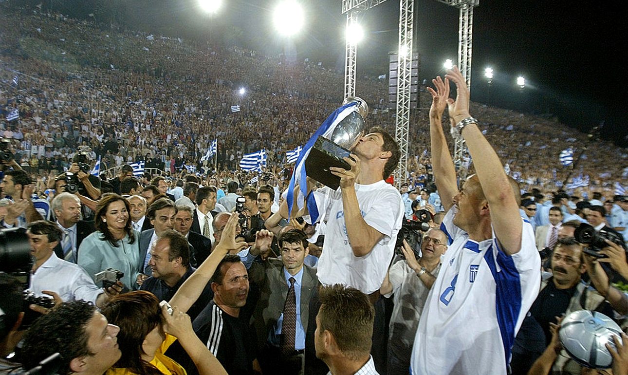 Το έπος του 2004: μια μελαγχολική επέτειος