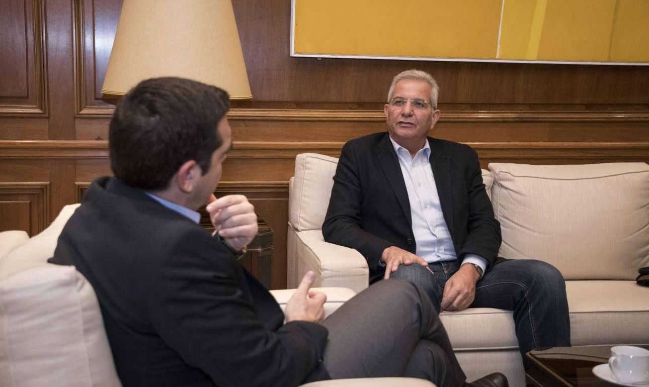 Στην Αθήνα ο γ.γ. του ΑΚΕΛ για συνάντηση με τον Τσίπρα μετά το ναυάγιο στο Κυπριακό