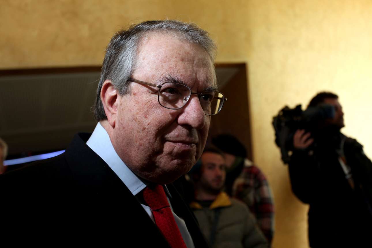 Μπαμπινιώτης κατά υπουργείου Παιδείας: «Καταστρατηγούν το Αιέν αριστεύειν»