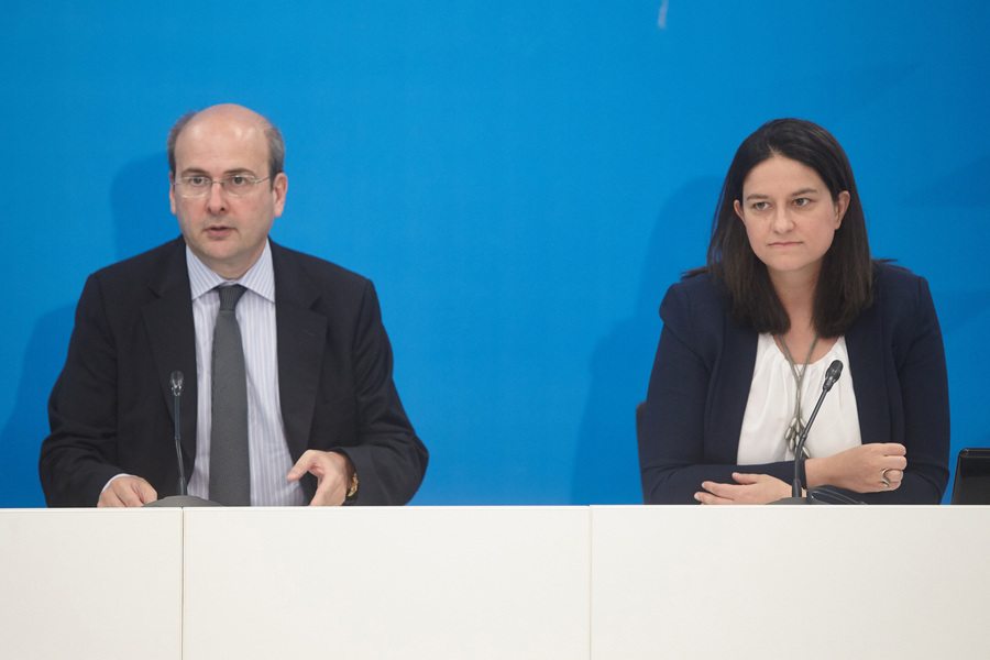 Το αριστερό «άνοιγμα» Χατζηδάκη – Κεραμέως προκάλεσε ιδεολογικό «πόλεμο»