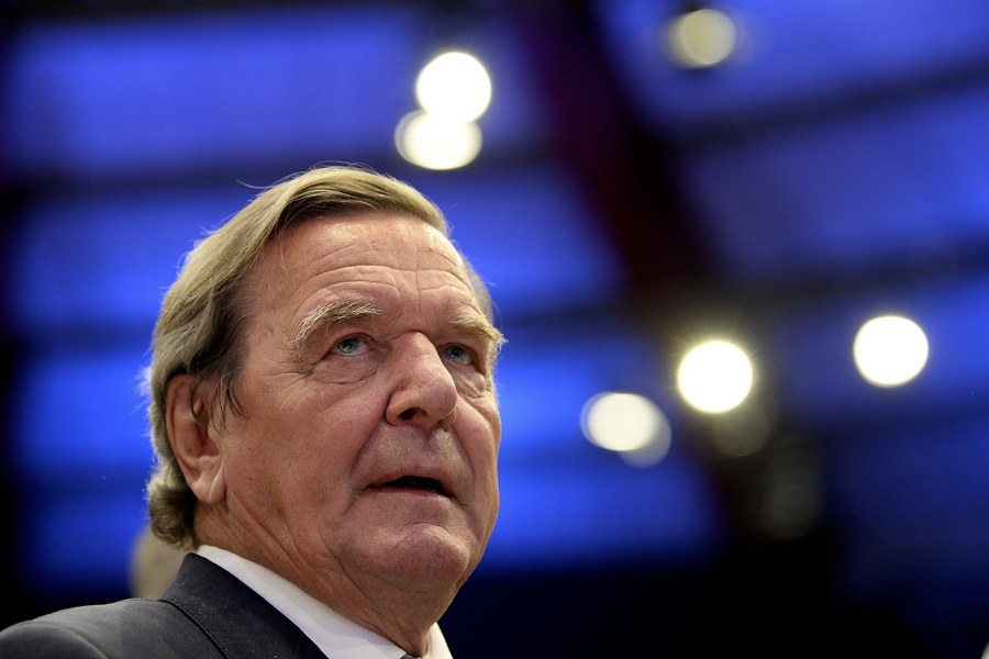 Η Ρωσία θέλει τον Σρέντερ μέλος στο ΔΣ πετρελαϊκής εταιρείας