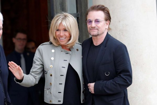 Ροκ καρέ, με τον τραγουδιστή των U2, Μπόνο (REUTERS/Philippe Wojazer)