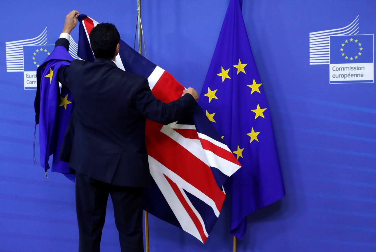 Mετά το Brexit το Λονδίνο επιδιώκει «προσωρινή τελωνειακή ένωση»