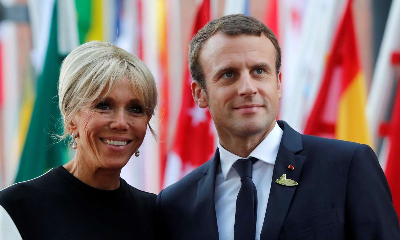 Ρεκόρ πωλήσεων για το «Elle» με την Μπριζίτ Μακρόν στο εξώφυλλό του