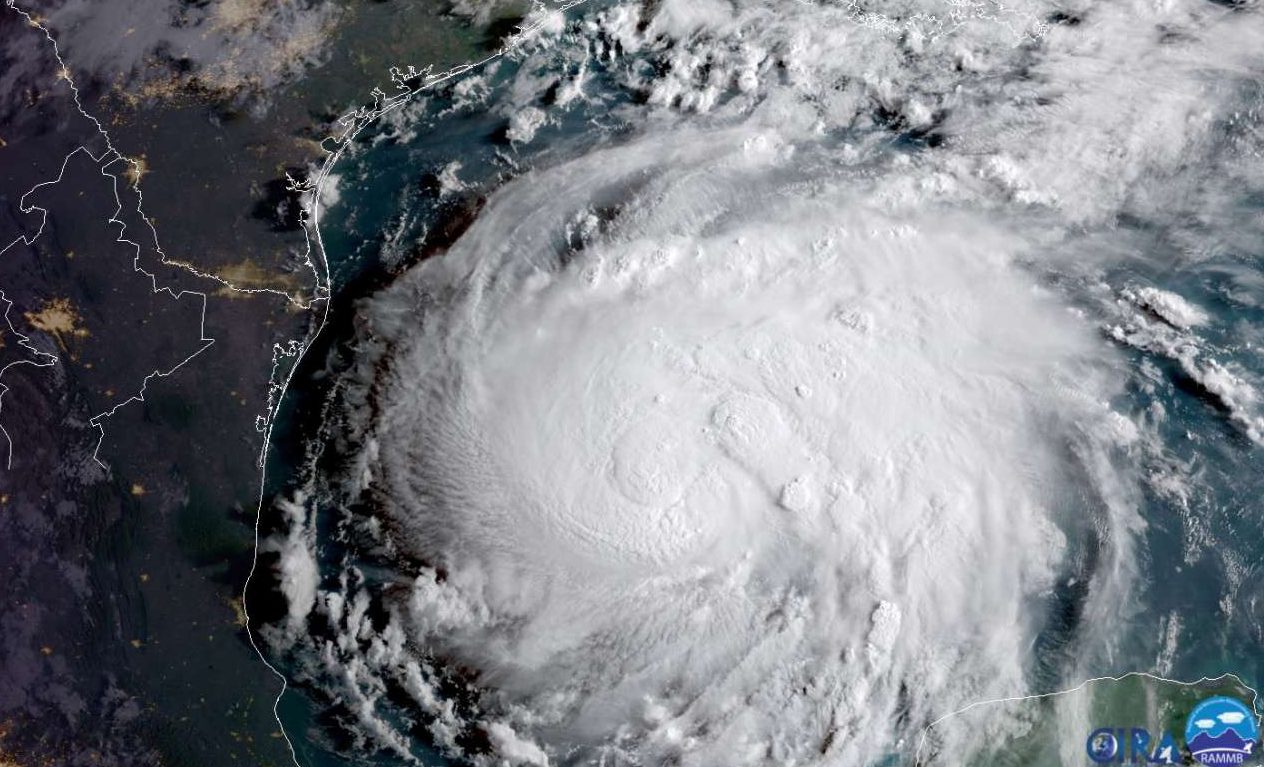 Το Τέξας ετοιμάζεται για το χτύπημα του τυφώνα Χάρβεϊ