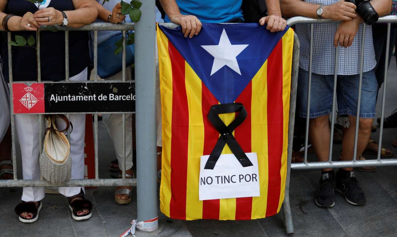 Οι Καταλανοί επιμένουν στο δημοψήφισμα παρά την τρομοκρατική επίθεση