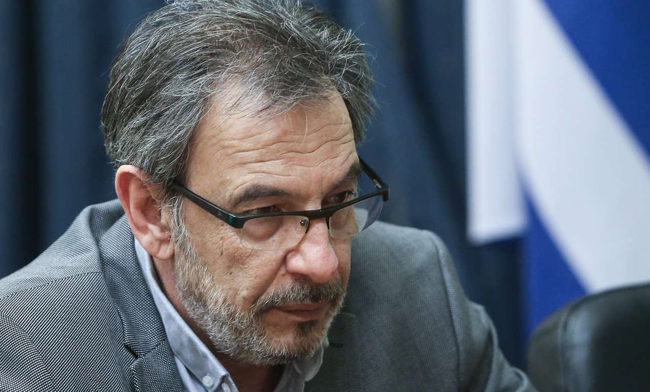 Ο Τσακνής (δεν) παραιτείται από την ΕΡΤ